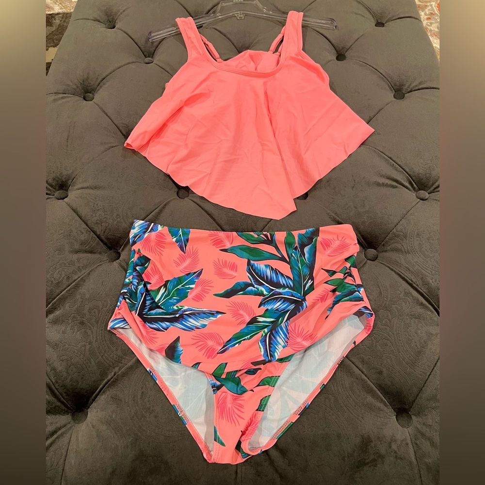 New! 2pc Multicolor swimsuit
